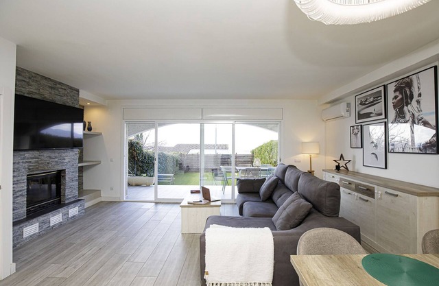 Casa con Bonitas Vistas en Montjuic, Girona
