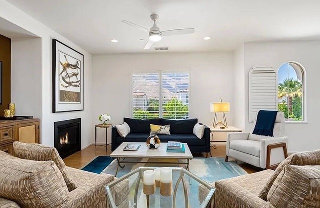 CASA CON VISTA - Where private luxury abounds!