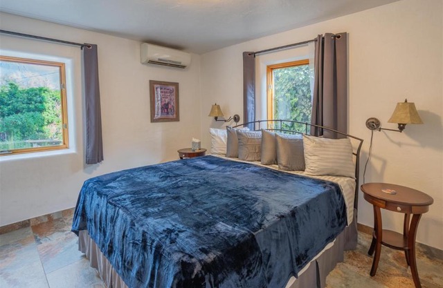 Casa de Girasol - Sunflower House