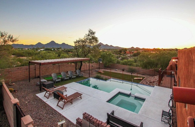 Casa del Cerro Vista - Desert Wood Oasis