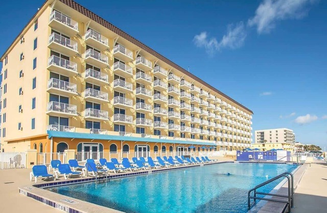 Casa Del Mar Beach Resort- 2 bedroom oceanfront