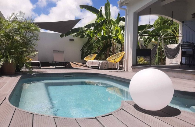 Casa Del Tamaris,10 mn walk to Orient Bay beach, swimming pool, tropical garden