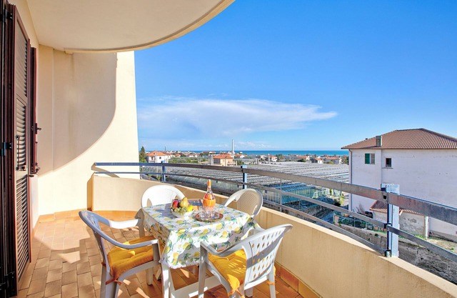 Casa del Tramonto - with private parking, Ceriale, Italy