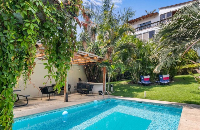 Casa del Viento - Large Family Villa with Private Pool in Golden Zone