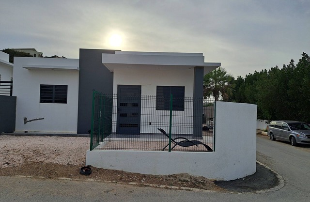 Casa di Mambo - Nieuw Modern Ruim Huis op Loopafstand van Mambo Beach!