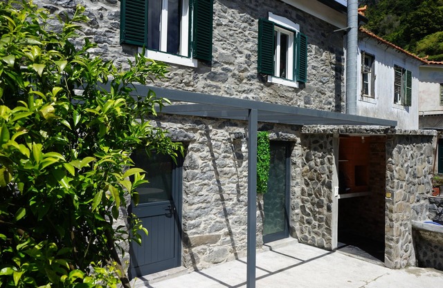 Casa do Lombo nSmall cottage house between Machico and Porto da Cruz