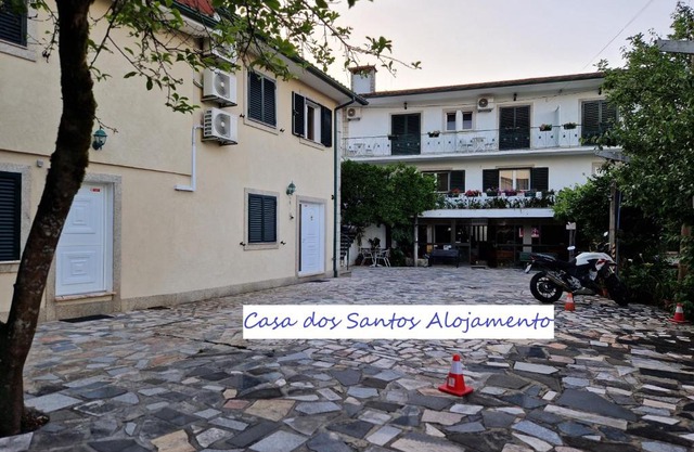 Casa Dos Santos Alojamento - Guest House