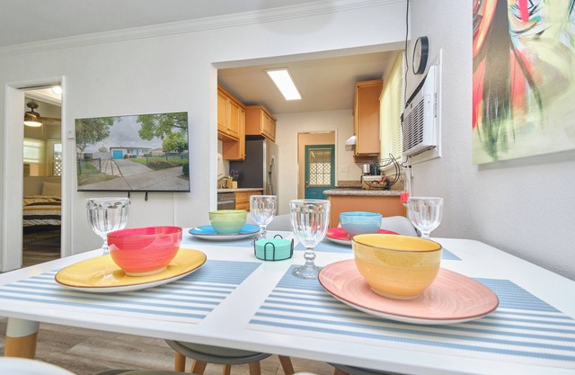 Casa Dulce near shopping, restaurants, colleges, airport