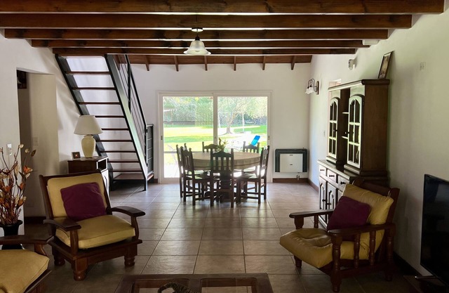 Casa en Ing. Maschwitz con gran parque y pileta