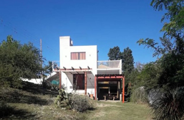 Casa en las Sierras de Córdoba Para Grupos de Jovenes y/o Flia, a mts del rio