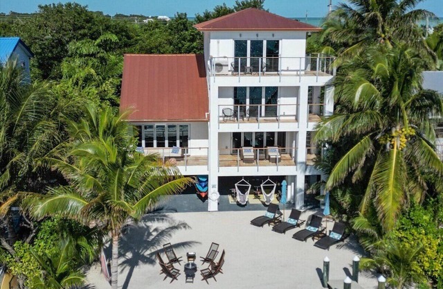Casa Feliz~Private Beachfront Oasis w/Heated Pool, Movie Room & More!