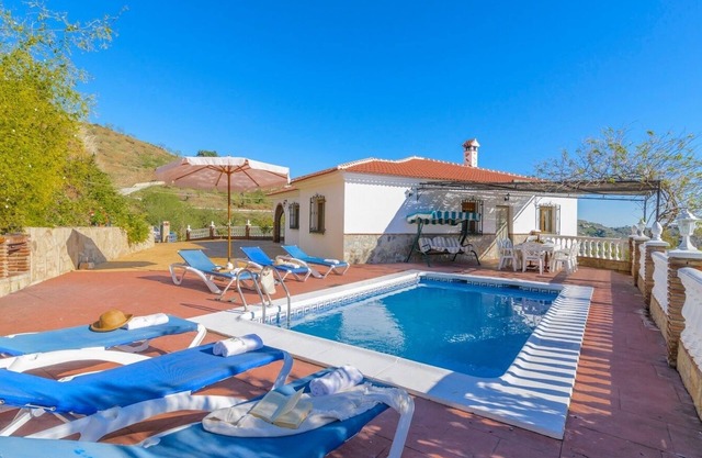 Casa Fuente Velez Sayalonga by Ruralidays