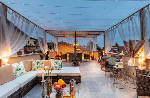 Casa Gina, a modern charming urban retreat with free parking by the train station and the Walls of Lucca
