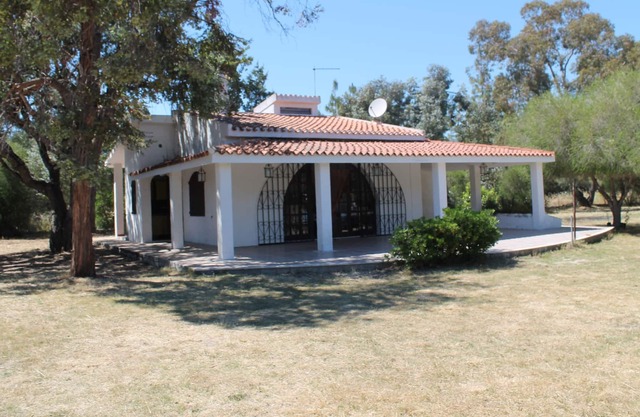 CASA GINA, comfortable quadrivano immersed in the gentle countryside of is molas