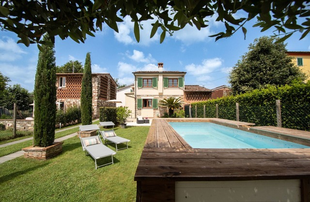 Casa I Tre Cipressi with Swimming Pool