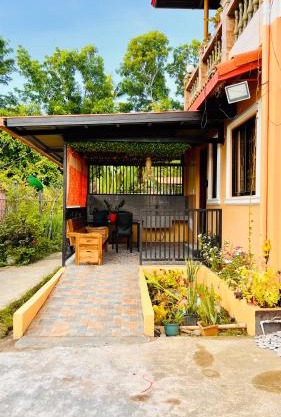 Casa La Princesa 1 Family Room with cozy balcony & kitchen