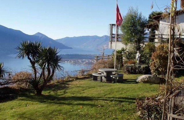 Casa Laura, Brione sopra Minusio