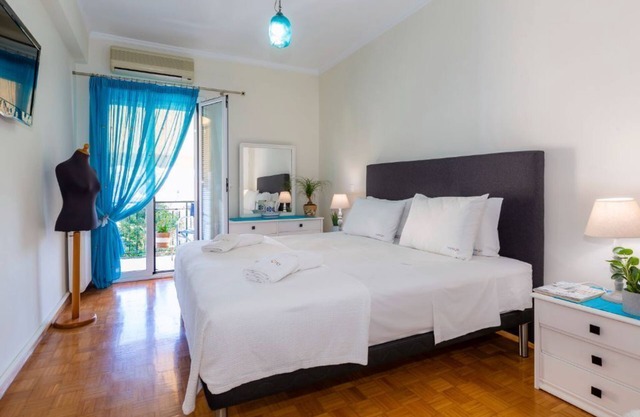 Casa Loula - spacious and stylish apartment with an elevator, located near Corfu city