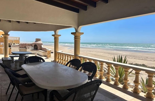 Casa Luna Llena Beachfront home in Playa Encanto