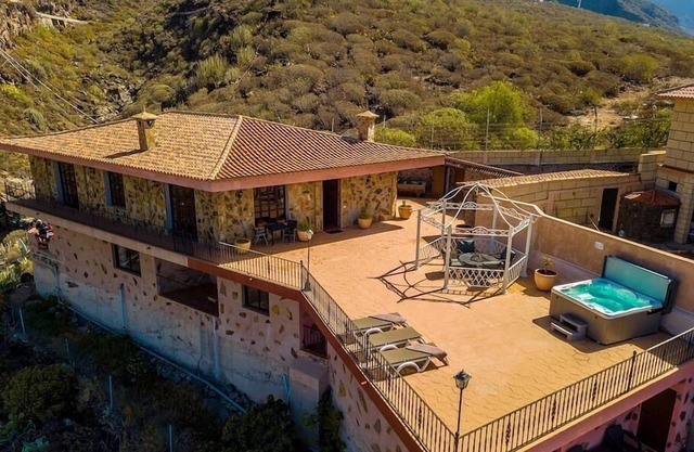 Casa Magma - Two Bedroom Apartment, Sleeps 4