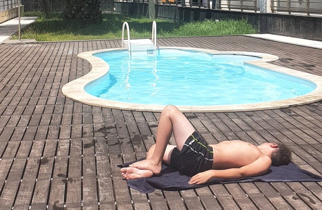 Casa Marina-Sunrise Room: Double bed room with swimming pool and parking.