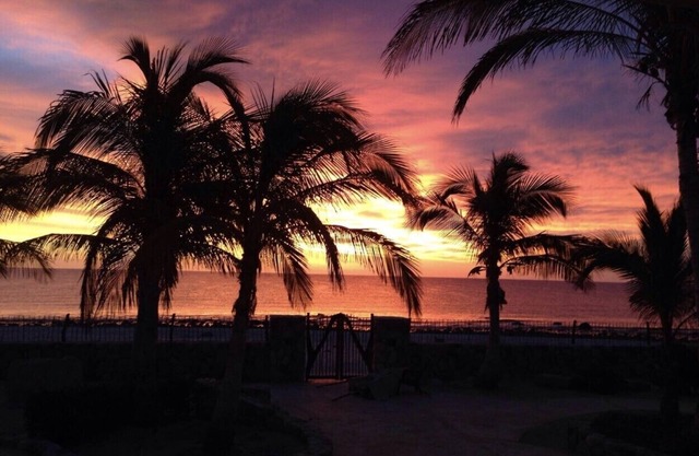 Casa Mariposa - Privacy & Space Abound! Beach Front Villa with Pool and Hot Tub