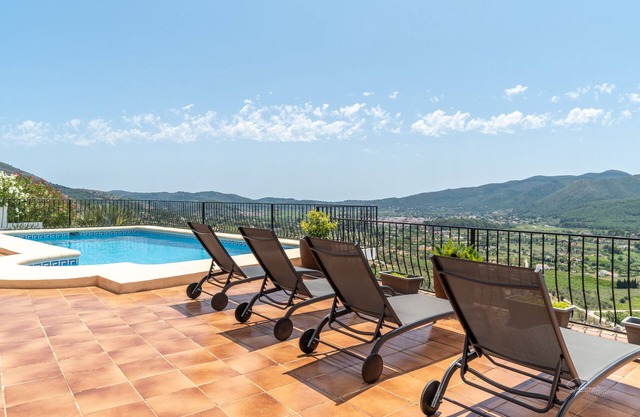 Casa Maurice by Aldertons