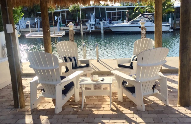 CASA NAUTICA @ KCB TIKIHUT BIKES KAYAKS PADDLE-BOARDS CABANA CLUB W BEACH & POOL