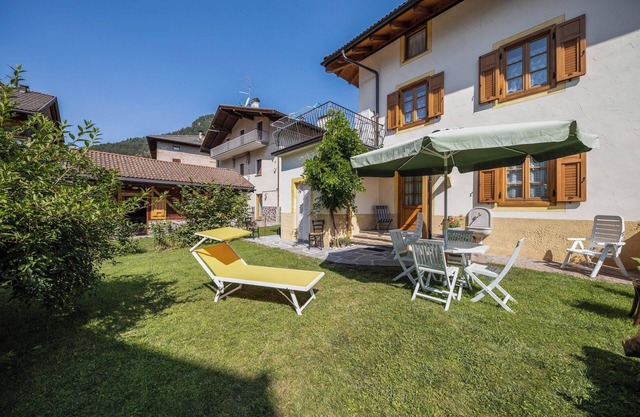 Casa Nicole Studio Apartment with Mountain View, Wi-Fi, and Garden