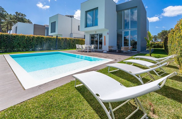 CASA NINA / Villa with pool near the beach