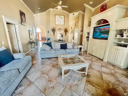 Casa Oasis Extra Large home centrally located