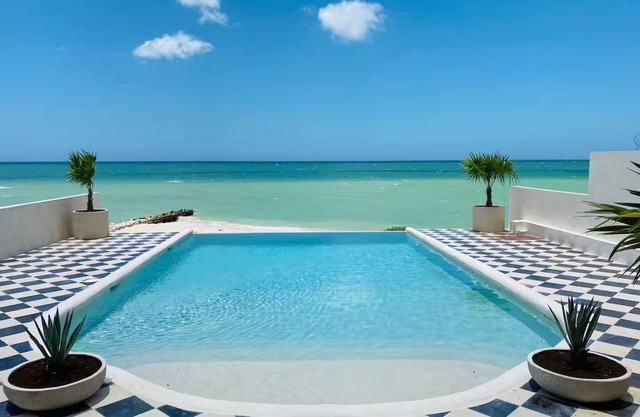 Casa Ocea ~ An Oceanfront Art Retreat