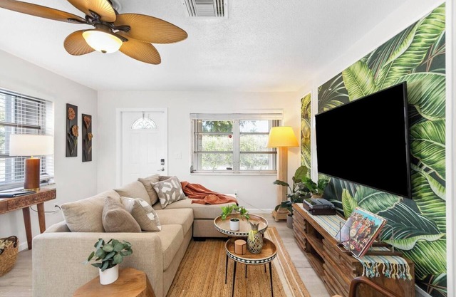 Casa Palma - Quiet & Chic – Near Beach, FLL & Cruise Port