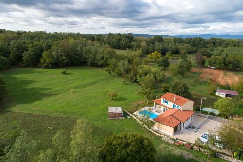 Casa Piano in a calm village enveloped by nature