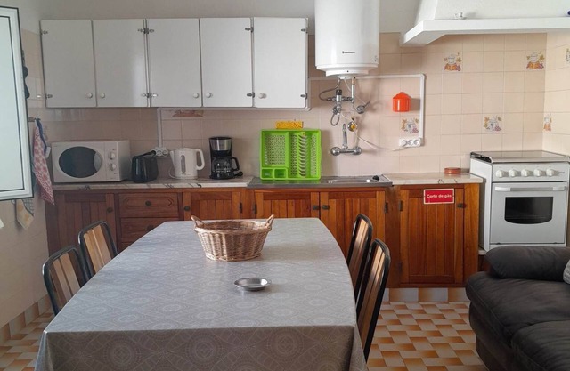 Casa Pinheiro I, fantastic location 100 m from the beach.