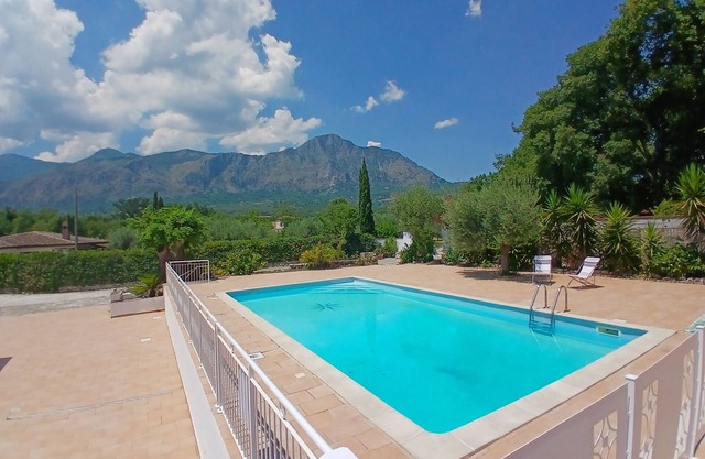 Casa Sole-holiday home between Rome & Naples, with large pool & close to the sea