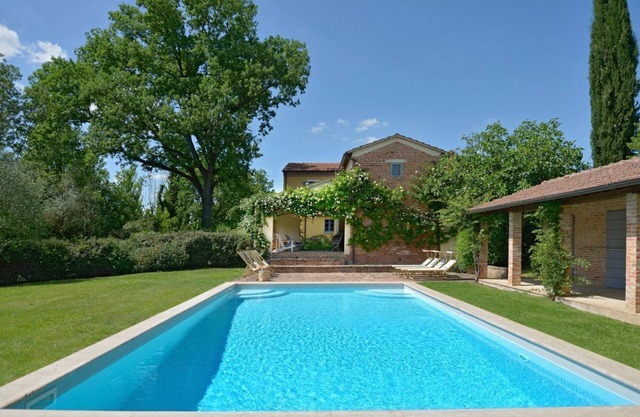 Casa Svetoni - Five Bedroom Villa, Sleeps 9