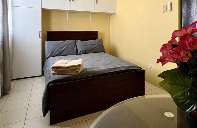 Casa Talisay Sleeps 6 with Garage