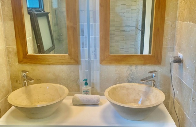 Casa Toscane, luxury villa in St Gilles les Bains, swimming pool, jacuzzi