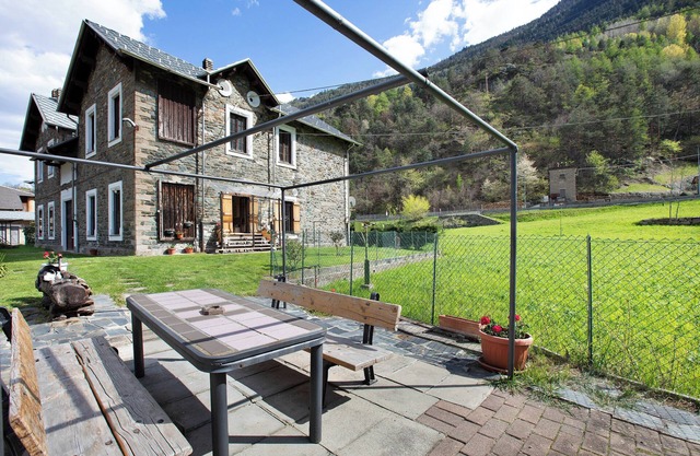 Casa Tua - Avise Apartment with Mountain View, Private Terrace and Wi-Fi