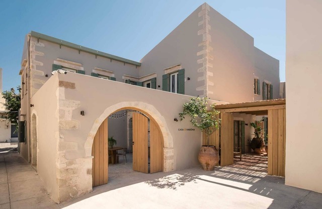 Casa Vindemia, House