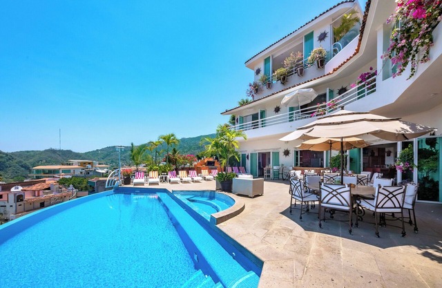 Casa Yvonneka 14BR in Puerto Vallarta by Personal Villas - Breathtaking Tranquil