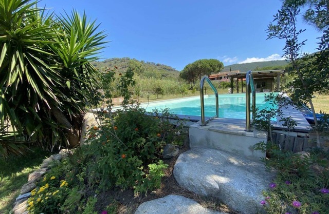 CasaScala: apartment on the island of Elba, sleeps 5, large swimming pool
