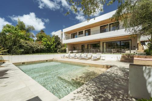 Cascais Contemporary Villa by Cadenzalux