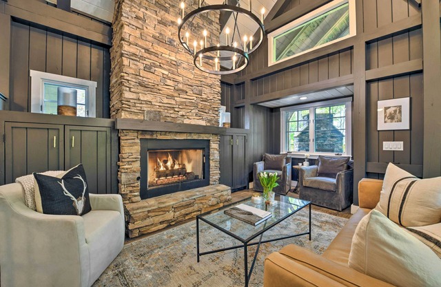 Cashiers Getaway w/Decks & Golf Course Views
