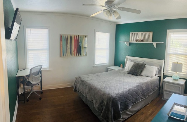 “Casita Blanca” Quaint, historic home centrally located in Roswell, NM.