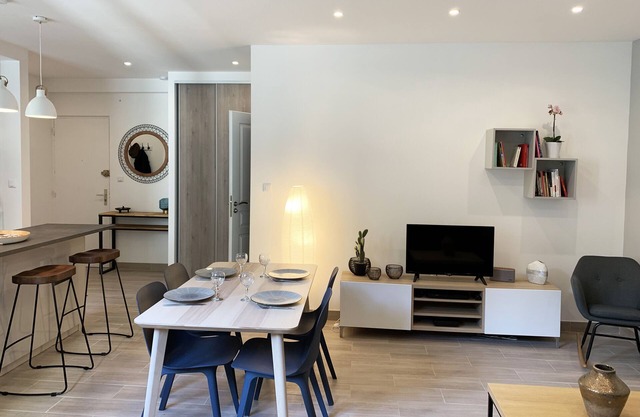 CASSIS - Beautiful T2 heart village, near beaches, coves, provence