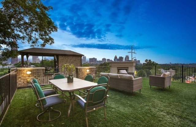 Castle House with Rooftop Views in Old Forth Ward Atlanta