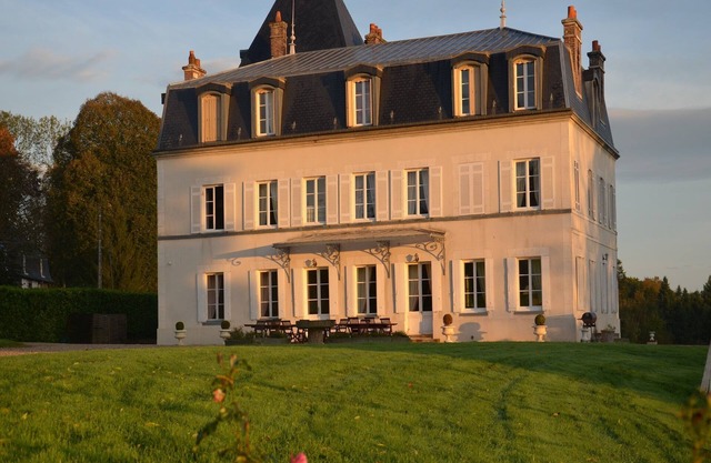 Castle in Asnières with Tennis & Forest Views