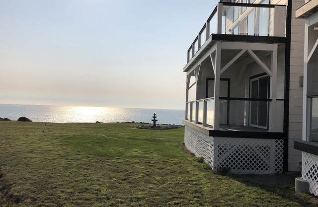 Castle Inn of the Lost Coast Knight Suite #2